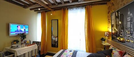 1 bedroom, in-room safe, iron/ironing board, free WiFi