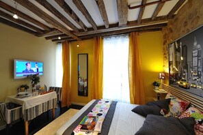 1 bedroom, in-room safe, iron/ironing board, free WiFi - D3DD Carrera (Paris)