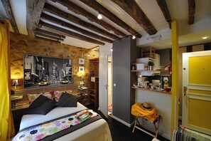 1 bedroom, in-room safe, iron/ironing board, free WiFi - D3DD Carrera (Paris)
