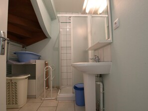 Bathroom - Charming parsonage with garden and WIFI in Saint-Jacques-de-Néhou (Saint-Jacques-de-Néhou)