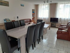 Dining - Charming parsonage with garden and WIFI in Saint-Jacques-de-Néhou (Saint-Jacques-de-Néhou)