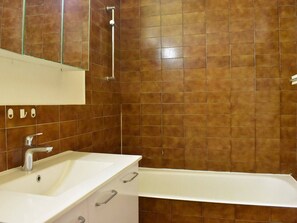 Bathroom - Cozy apartment 5 pers, Méribel, near slopes and shops, pets allowed (Méribel)