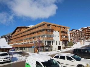 Exterior - Central Studio for 4 in L'Alpe d'Huez with Ski-in/Ski-out Access (Huez)