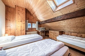 4 bedrooms, free WiFi - Maison Rose 3 : 4 bedroom apartment next to slopes (MORZINE)
