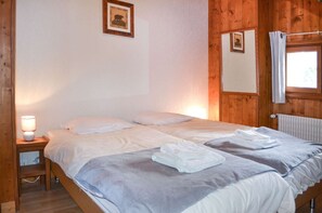 4 bedrooms, free WiFi - Maison Rose 3 : 4 bedroom apartment next to slopes (MORZINE)