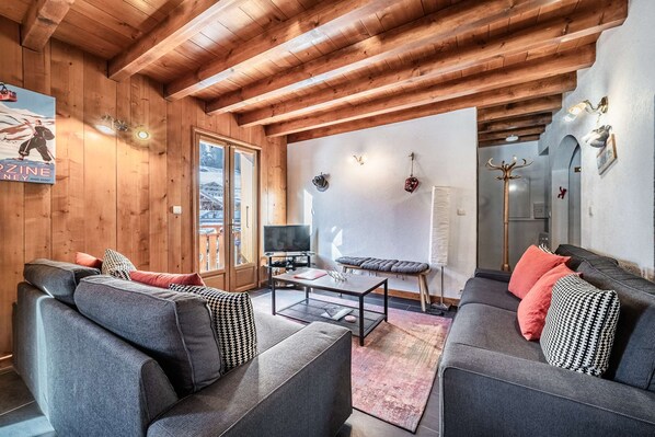 TV - Maison Rose 3 : 4 bedroom apartment next to slopes (MORZINE)