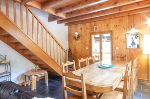 Dining - Maison Rose 3 : 4 bedroom apartment next to slopes (MORZINE)