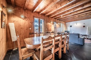 Dining - Maison Rose 3 : 4 bedroom apartment next to slopes (MORZINE)