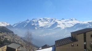 Unclassified image, 5 of 15, button - Renovated studio cabin at the foot of the slopes, balcony, parking – Auris en Oisans (Auris)