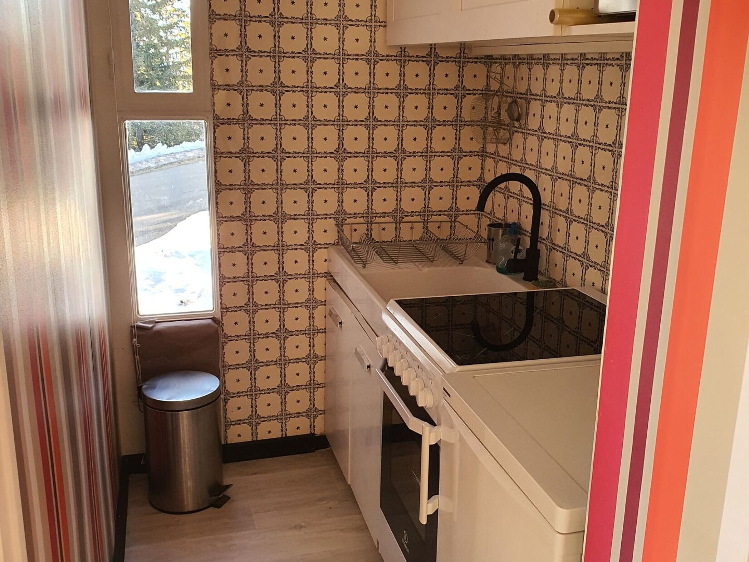 Réfrigérateur, micro-ondes, cafetière/bouilloire