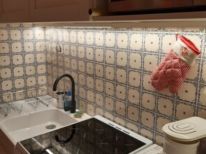 雪櫃、微波爐、咖啡機/沖茶器