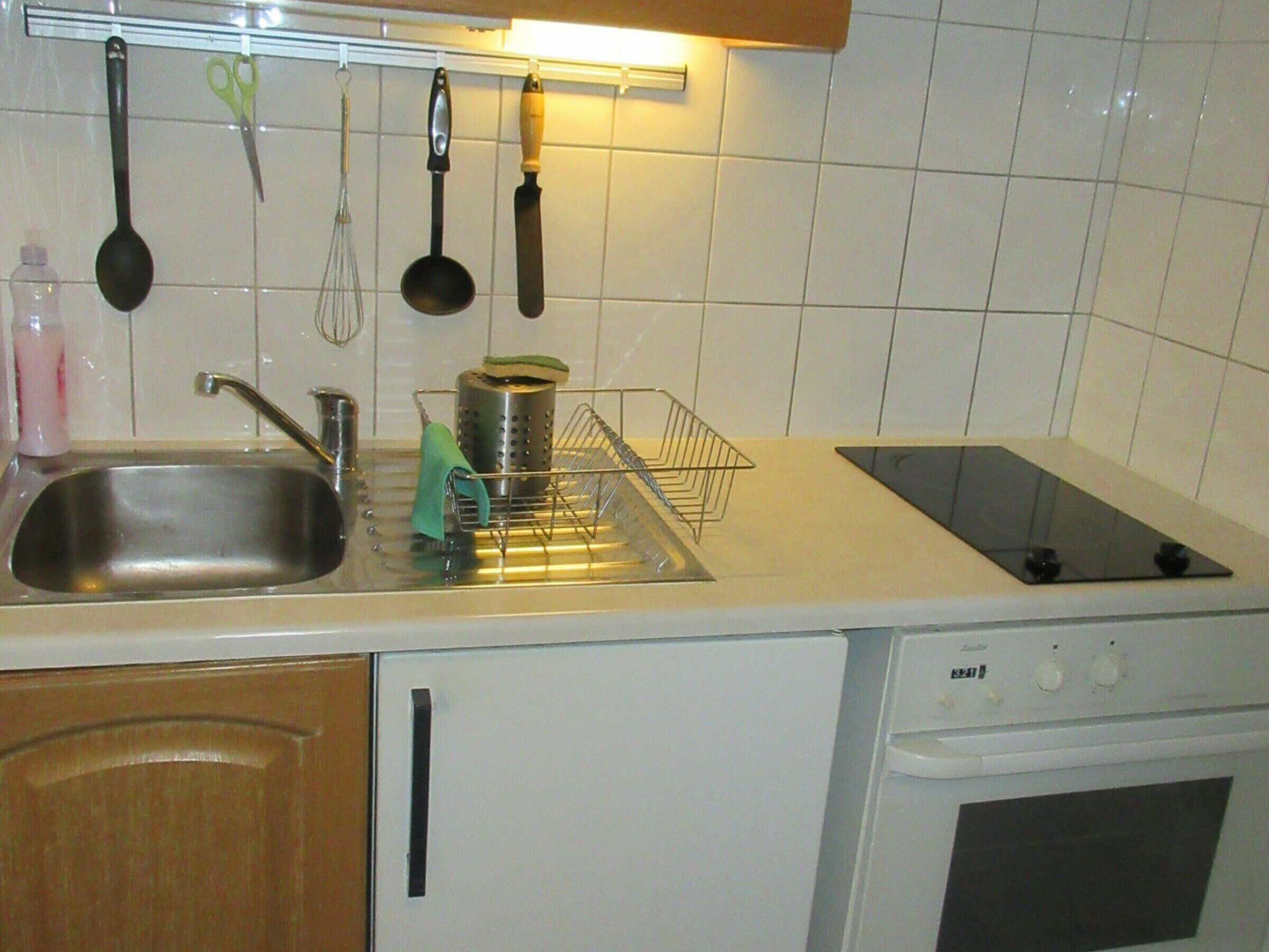 Réfrigérateur, micro-ondes, four, cafetière/bouilloire