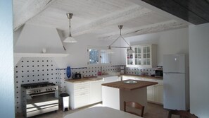 MikrovÄgsugn, ugn, diskmaskin och kaffe- och tebryggare