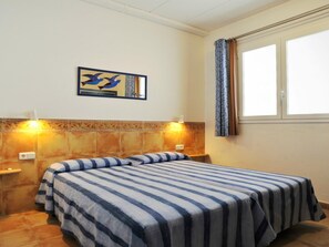 2 soverom, strykejern/-brett og internettilgang