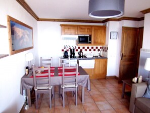 Réfrigérateur, micro-ondes, four, lave-vaisselle