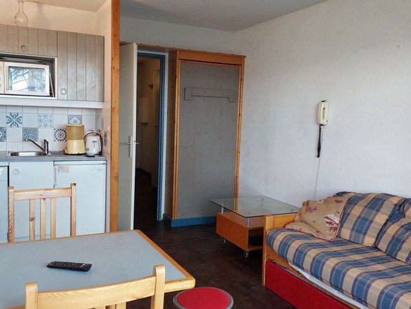 TV - 2-room apartment for 5, valley view, Charmettoger, pets allowed (Les Arcs 1800)