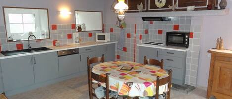 Refrigerador, microondas y lavavajillas