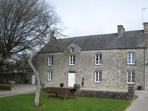 Maison Spacieuse pour Familles avec Cheminée, Jardin et BBQ – Animaux Acceptés, Option Ménage