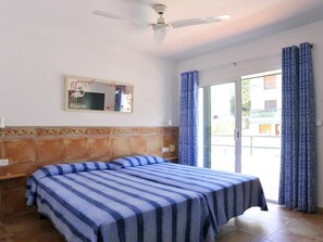 1 soverom, strykejern/-brett og internettilgang