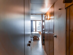 Interior - Ski-in studio for 5 at Arc 1800, near shops (Les Arcs 1800)