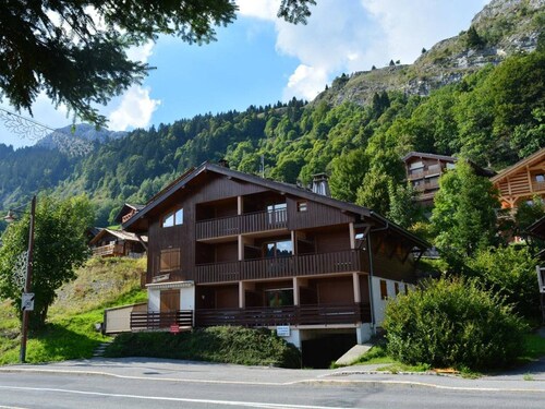 2-room cabin apartment, 300m from slopes/shops, cleaning incl., parking