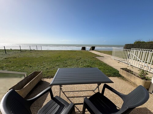 Beachfront Apartment with Terrace, Stunning Sea View, Parking & WiFi in Jullouville