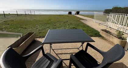 Beachfront Apartment with Terrace, Stunning Sea View, Parking & WiFi in Jullouville