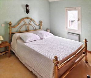 3 soverom og strykejern/-brett