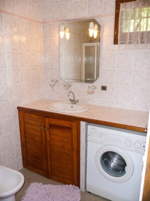 Douche, serviettes fournies