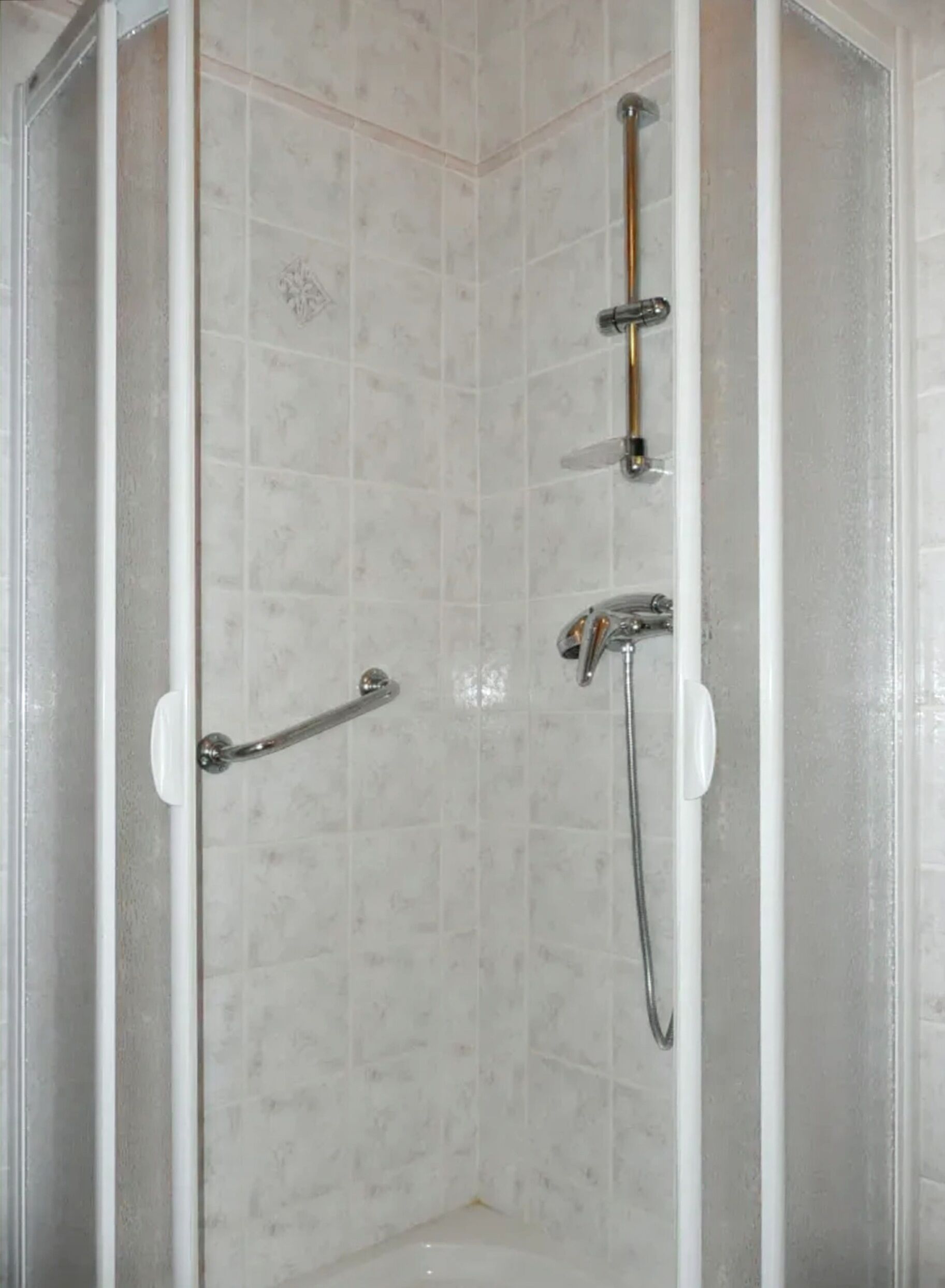 Shower, towels