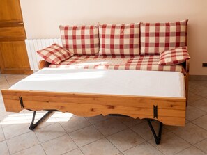 1 chambre, fer et planche à repasser, Wi-Fi gratuit, draps fournis