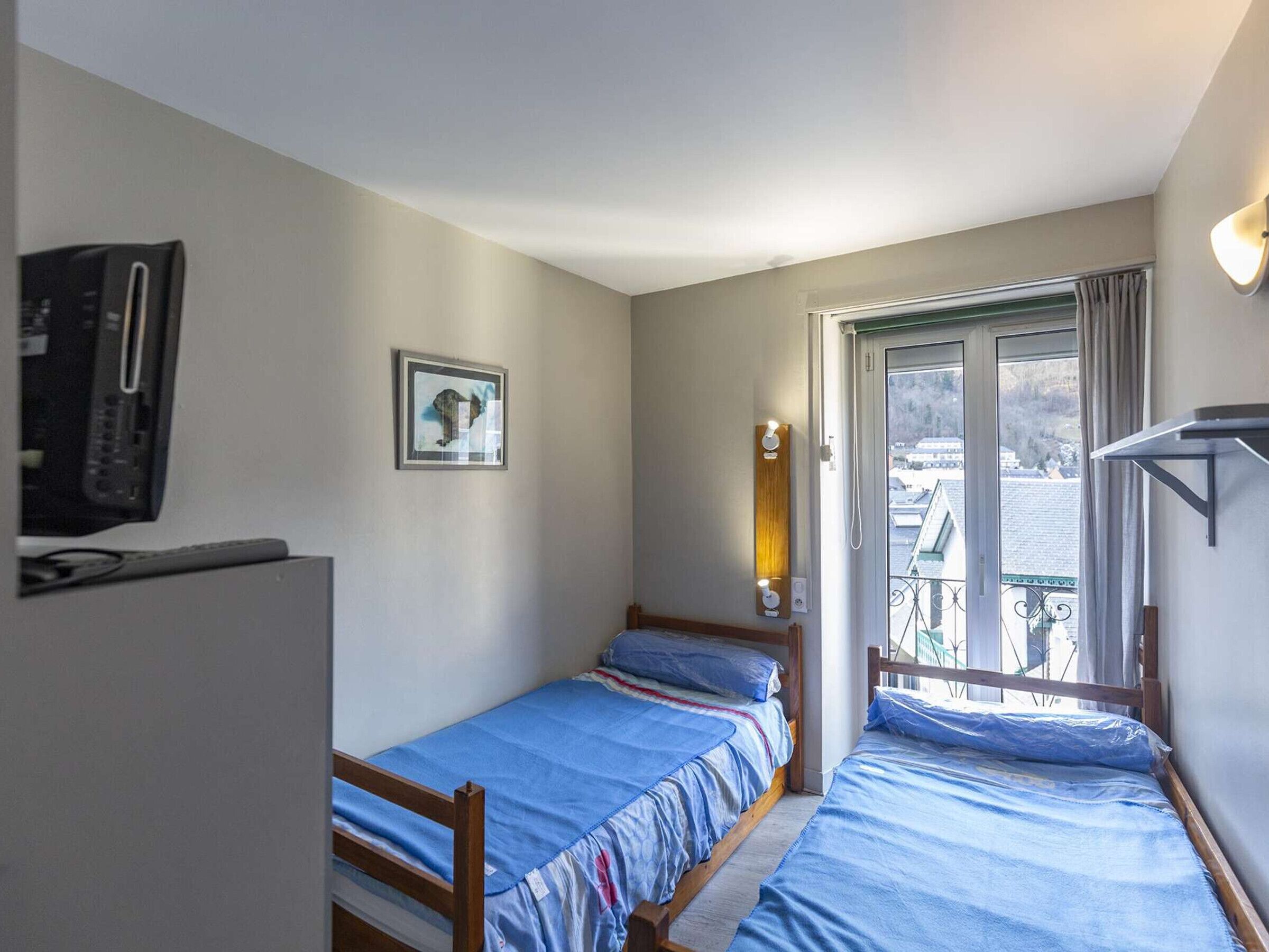 2 bedrooms