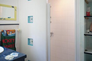 Bathtub - Homerez - House in Plougrescant. (Plougrescant)