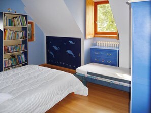 4 bedrooms, iron/ironing board, travel crib - Homerez - House in Plougrescant. (Plougrescant)