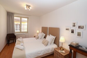 Unclassified image, 4 of 9, button