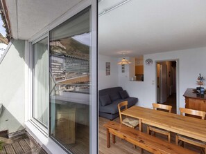 Dining - Studio for 5 near slopes, balcony, ski locker, non-smoking (La Mongie)