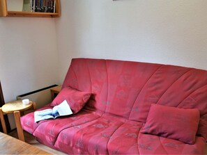 Interior - Studio for 4 near lifts, shops, pets allowed - Risoul 1850 (Risoul)