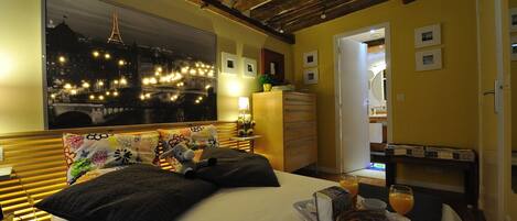 In-room safe, iron/ironing board, free WiFi, bed sheets