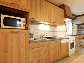 Fridge, microwave, dishwasher