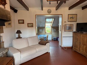 Télévision, cheminée