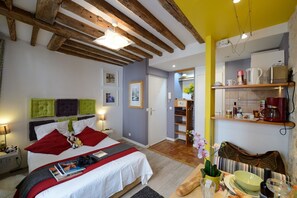 1 camera, ferro/asse da stiro, accesso a Internet, lenzuola