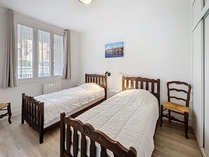 2 bedrooms