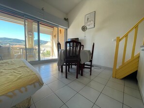2 bedrooms
