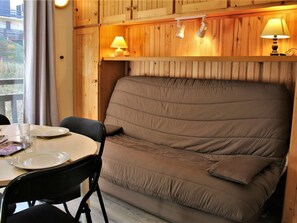 Dining - Studio Cabin 4 Pax, Ski-In/Out, Center Location (Risoul)