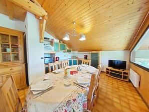 Dining - Apt 3 rooms, 7 pers, fireplace, garage, near slopes (Le Grand-Bornand)