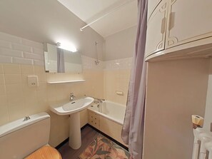 Bathroom - Sunny balcony studio for 4 in Chinaillon (Le Grand-Bornand)