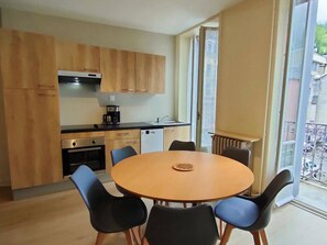Fridge, microwave, oven, stovetop - T3 Apartment for 6 people in Cauterets, near thermal baths and cable cars (Cauterets)