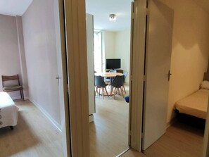 2 bedrooms, free WiFi - T3 Apartment for 6 people in Cauterets, near thermal baths and cable cars (Cauterets)