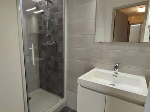 Bathroom - T3 Apartment for 6 people in Cauterets, near thermal baths and cable cars (Cauterets)