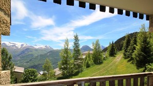 Property grounds - Studio cabin at the foot of the slopes with balcony and free parking, near shops - Auris en Oisans (Auris)
